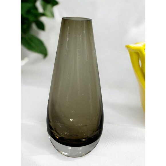 Mid-Century Modern Smoke Glass Vase - Picture 6 of 12